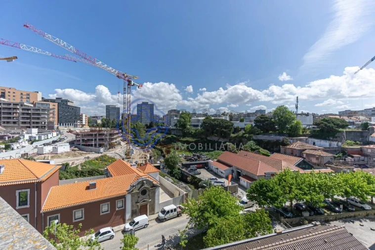 Apartamento T5 para Venda em Lordelo do Ouro e Massarelos Foto 5