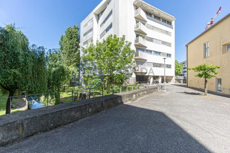Apartamento T5 para Venda em Lordelo do Ouro e Massarelos Foto 3
