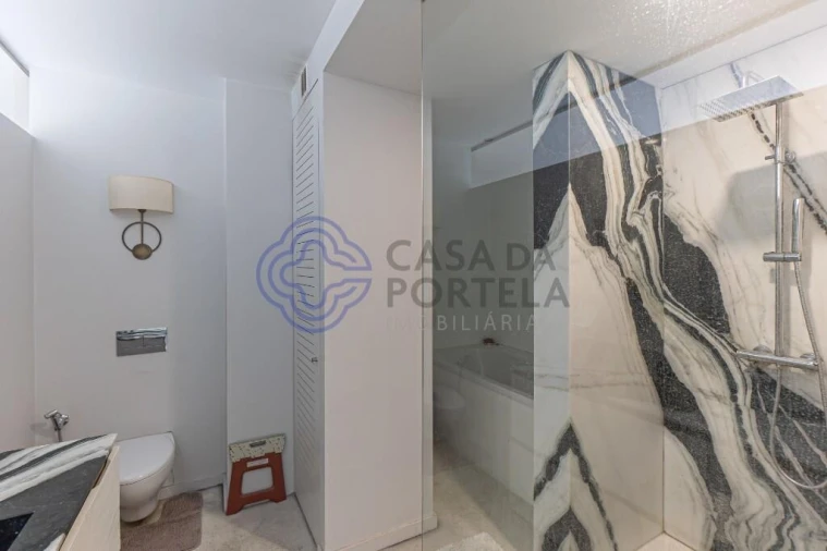 Apartamento T5 para Venda em Lordelo do Ouro e Massarelos Foto 39