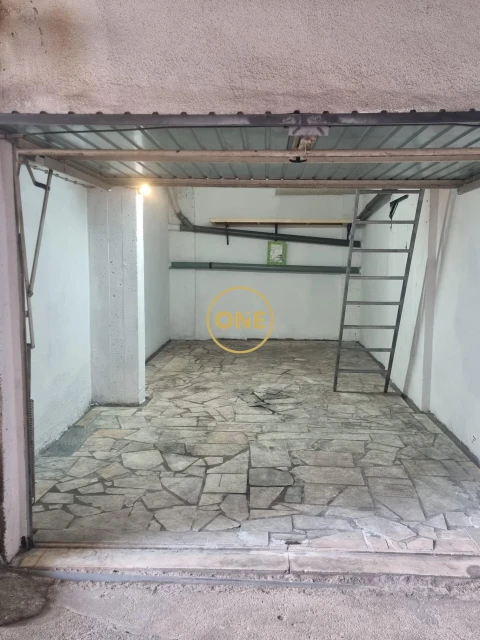 Garagem para Venda em Rio de Mouro