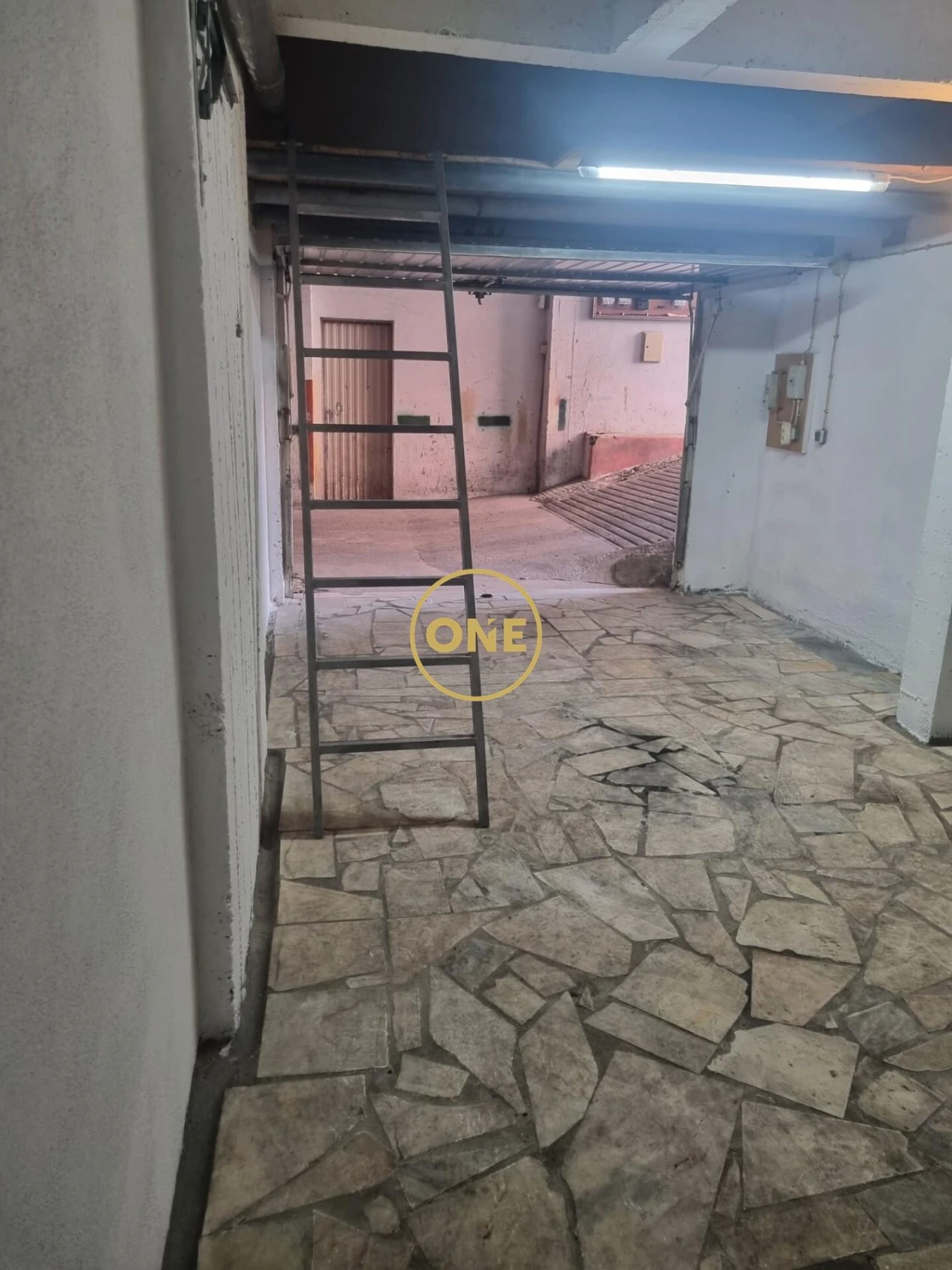 Garagem para Venda em Rio de Mouro Foto 5