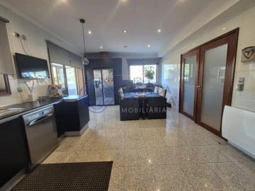 Apartamento T3 para Venda em Gondomar (São Cosme), Valbom e Jovim