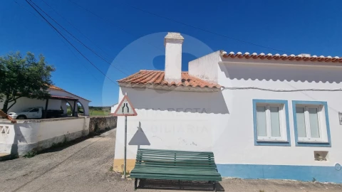 Moradia T1 para Venda em Almodôvar e Graça dos Padrões