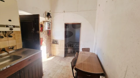Moradia T1 para Venda em Almodôvar e Graça dos Padrões