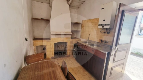 Moradia T1 para Venda em Almodôvar e Graça dos Padrões