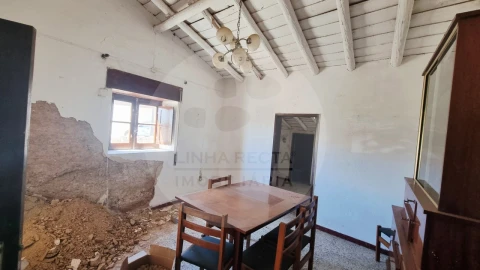 Moradia T1 para Venda em Almodôvar e Graça dos Padrões
