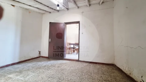 Moradia T1 para Venda em Almodôvar e Graça dos Padrões