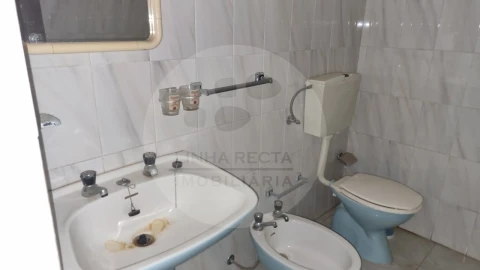 Moradia T1 para Venda em Almodôvar e Graça dos Padrões