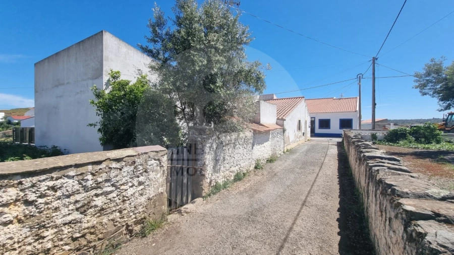 Moradia T1 para Venda em Almodôvar e Graça dos Padrões Foto 3