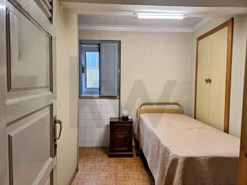 Moradia T12 para Arrendamento em Algés, Linda-A-Velha e Cruz Quebrada-Dafundo
