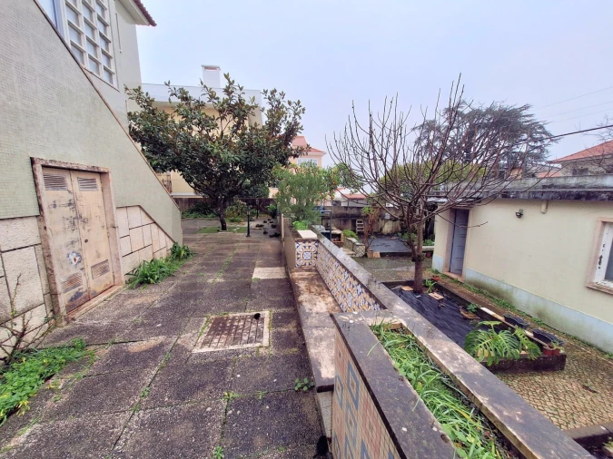 Moradia T12 para Arrendamento em Algés, Linda-A-Velha e Cruz Quebrada-Dafundo Foto 37