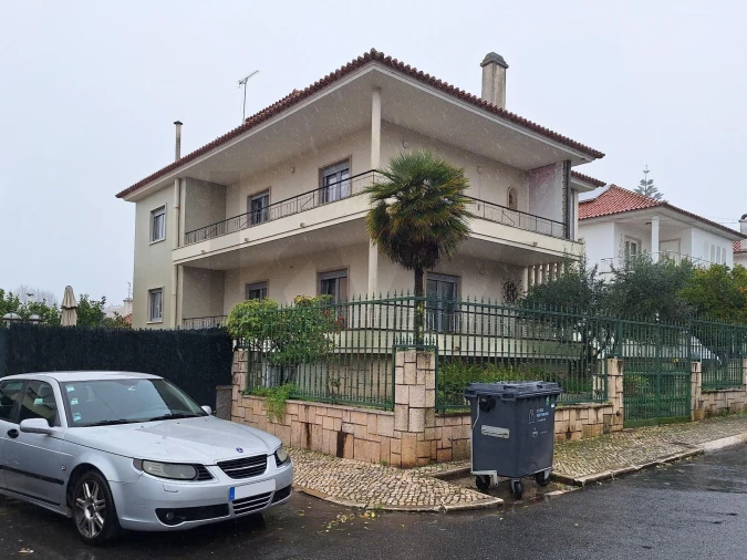 Moradia T12 para Arrendamento em Algés, Linda-A-Velha e Cruz Quebrada-Dafundo Foto 3