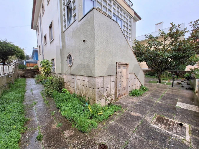 Moradia T12 para Arrendamento em Algés, Linda-A-Velha e Cruz Quebrada-Dafundo Foto 38
