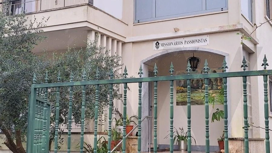 Moradia T12 para Arrendamento em Algés, Linda-A-Velha e Cruz Quebrada-Dafundo