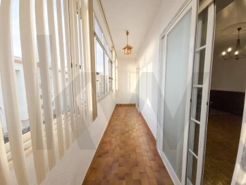 Apartamento T2 para Venda em Ramada e Caneças