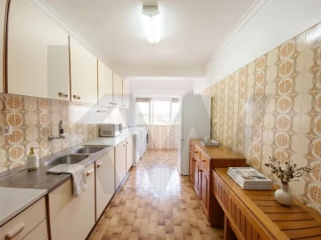 Apartamento T2 para Venda em Ramada e Caneças