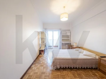 Apartamento T2 para Venda em Ramada e Caneças