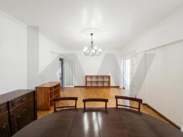 Apartamento T2 para Venda em Ramada e Caneças