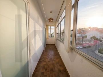 Apartamento T2 para Venda em Ramada e Caneças