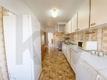 Apartamento T2 para Venda em Ramada e Caneças
