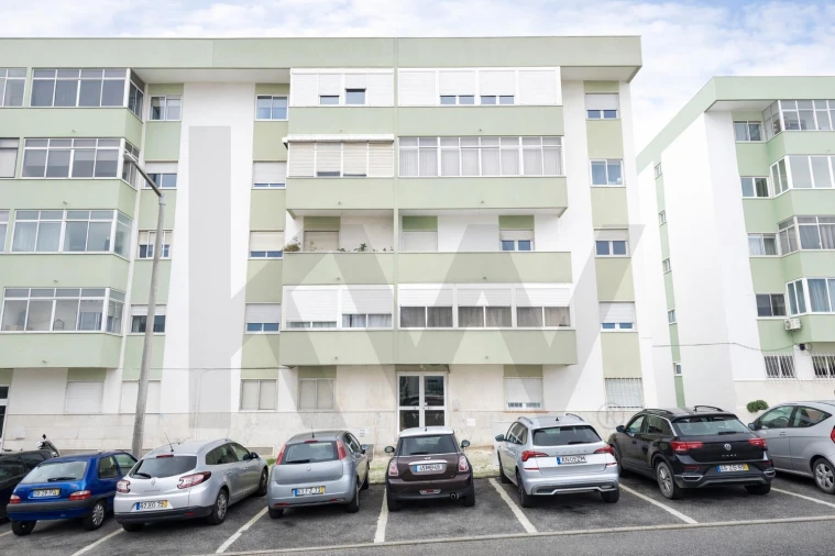 Apartamento T2 para Venda em Ramada e Caneças Foto 16
