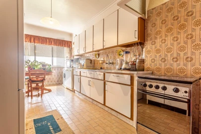Apartamento T2 para Venda em Massamá e Monte Abraão