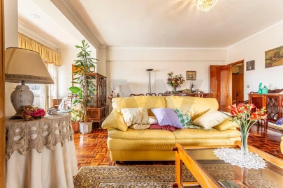 Apartamento T2 para Venda em Massamá e Monte Abraão