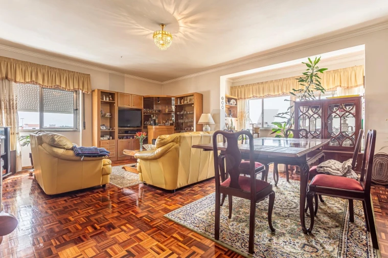 Apartamento T2 para Venda em Massamá e Monte Abraão Foto 14