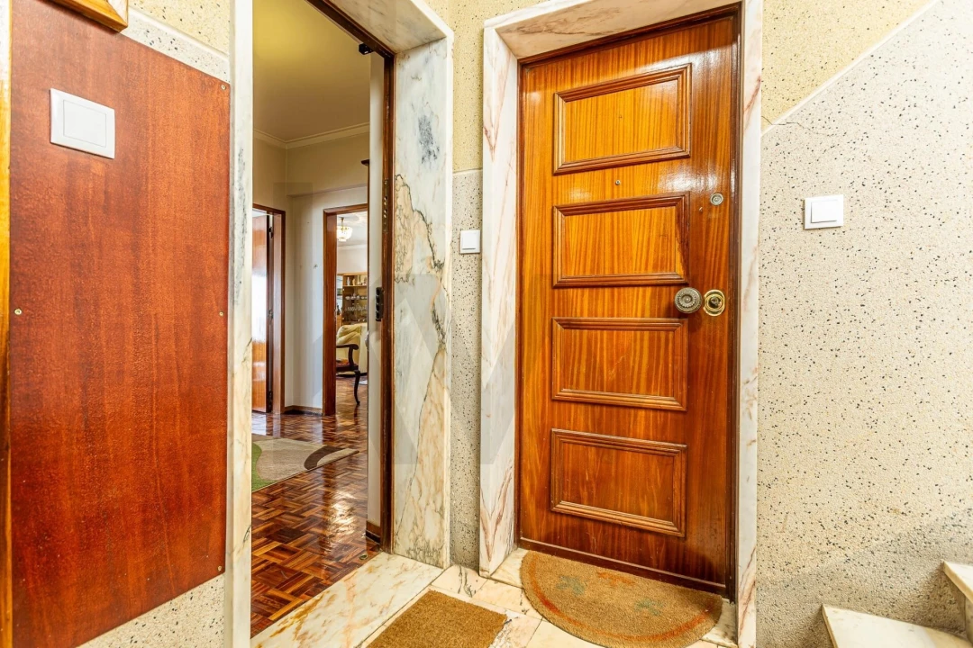 Apartamento T2 para Venda em Massamá e Monte Abraão Foto 23