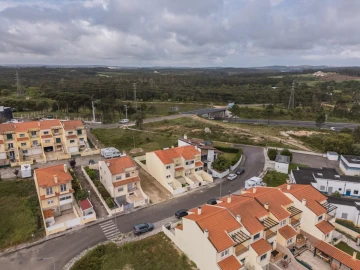 Moradia T3 para Venda em Nossa Senhora do Pópulo, Coto e São Gregório