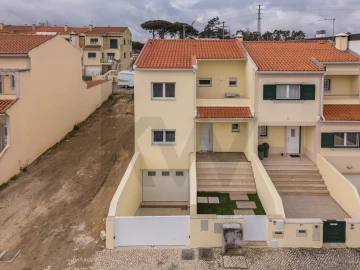 Moradia T3 para Venda em Nossa Senhora do Pópulo, Coto e São Gregório
