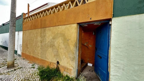 Moradia T2 para Venda em Setubal (São Sebastião)