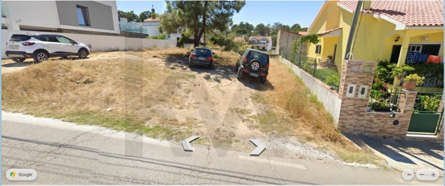 Terreno para Venda em Charneca de Caparica e Sobreda