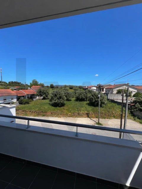 Moradia T4 para Venda em Souselas e Botão