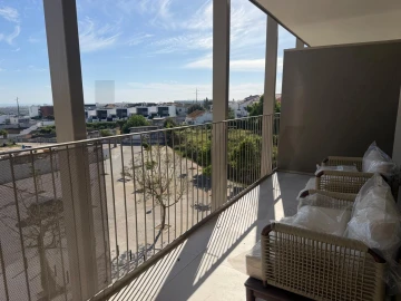 Apartamento T1 para Arrendamento em Porto Salvo
