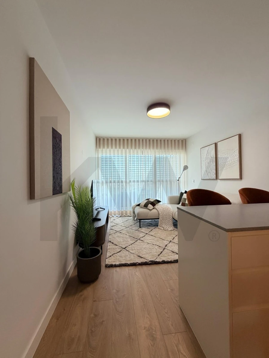 Apartamento T1 para Arrendamento em Porto Salvo Foto 3