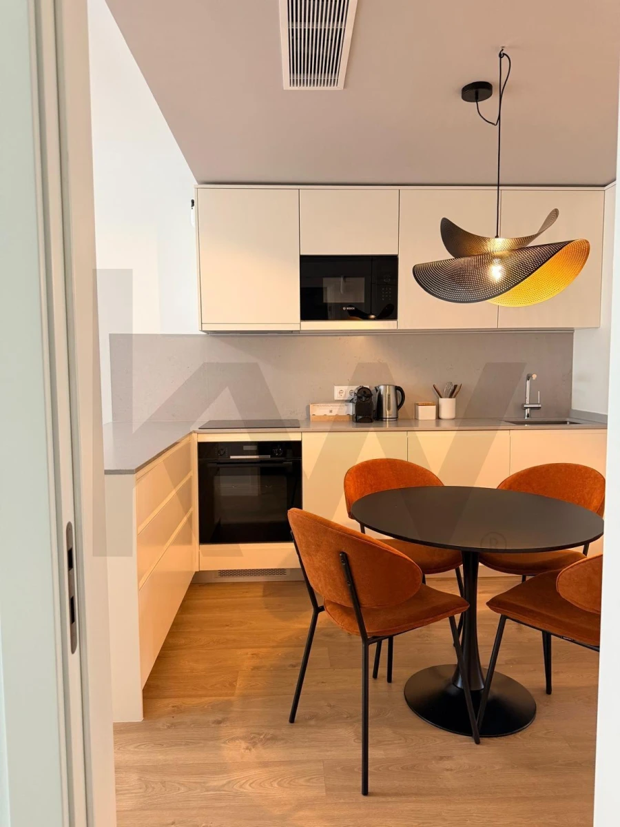 Apartamento T1 para Arrendamento em Porto Salvo Foto 6