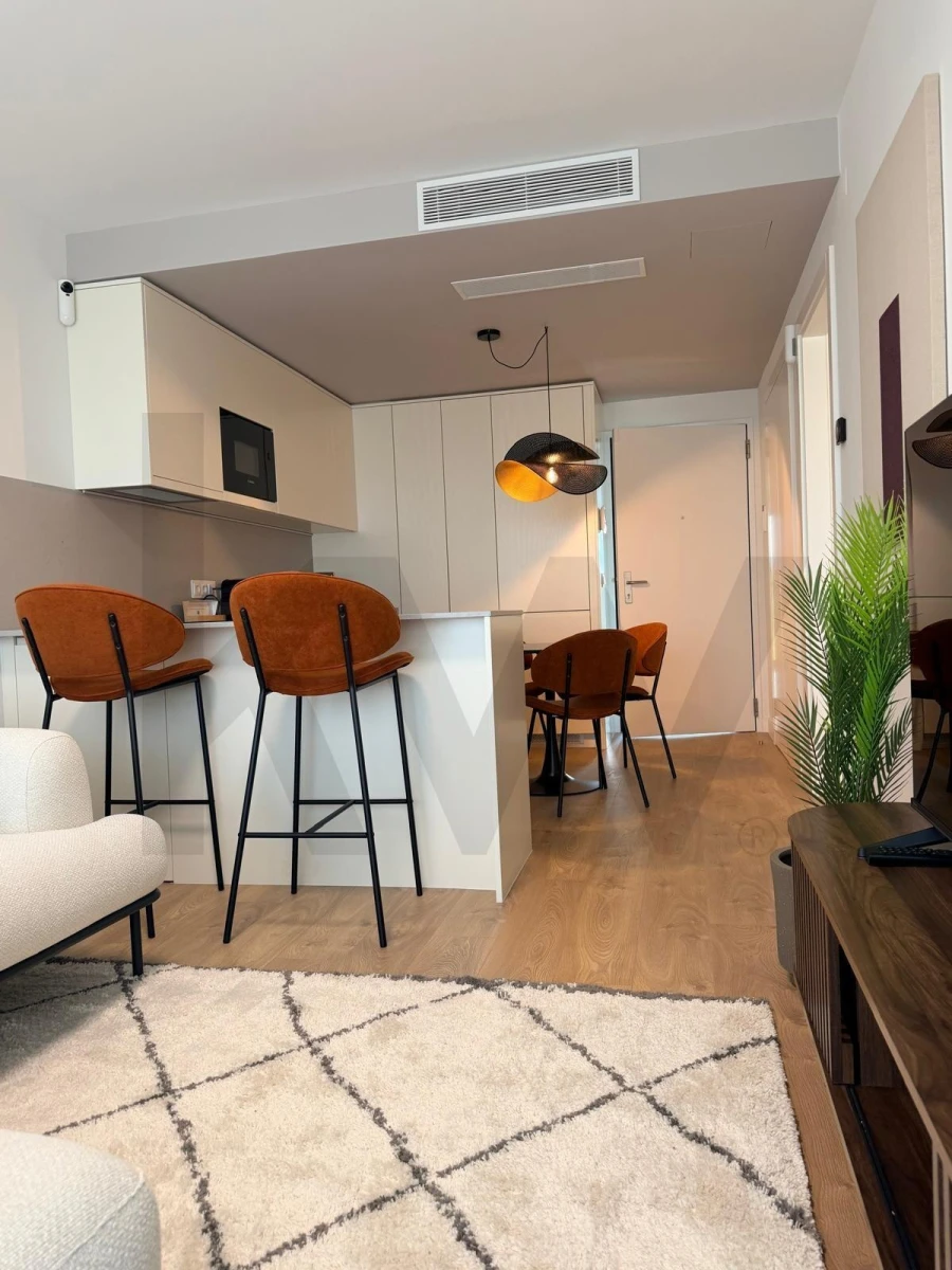 Apartamento T1 para Arrendamento em Porto Salvo Foto 4