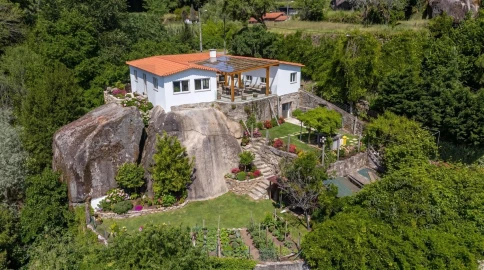 Moradia T3 para Venda em Santa Comba Dão e Couto do Mosteiro