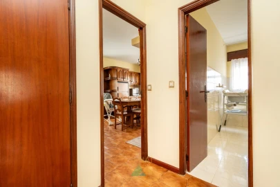 Moradia T5 para Venda em Refoios do Lima
