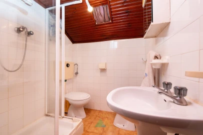 Moradia T5 para Venda em Refoios do Lima