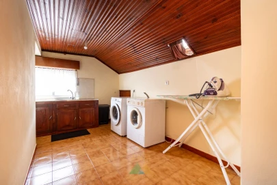 Moradia T5 para Venda em Refoios do Lima
