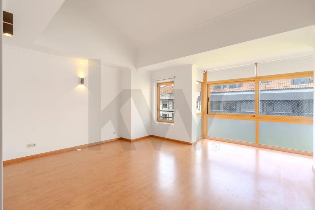 Apartamento T3 para Arrendamento em Avenidas Novas Foto 1