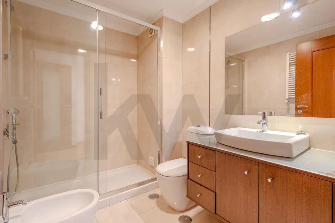 Apartamento T3 para Arrendamento em Avenidas Novas Foto 12