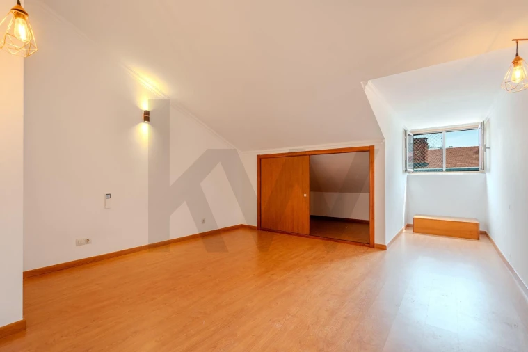 Apartamento T3 para Arrendamento em Avenidas Novas Foto 28