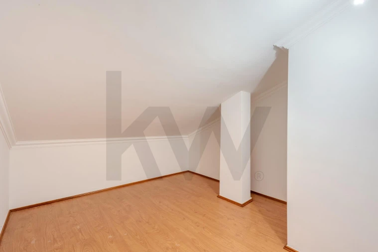 Apartamento T3 para Arrendamento em Avenidas Novas Foto 20