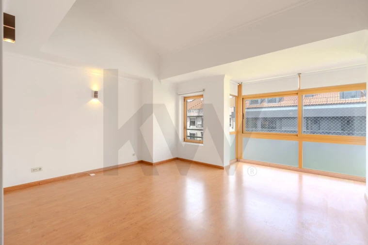 Apartamento T3 para Arrendamento em Avenidas Novas