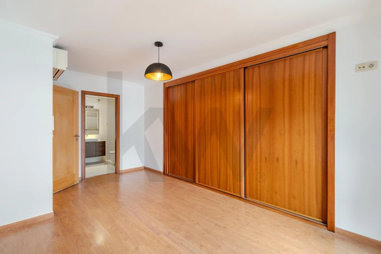 Apartamento T3 para Arrendamento em Avenidas Novas Foto 13