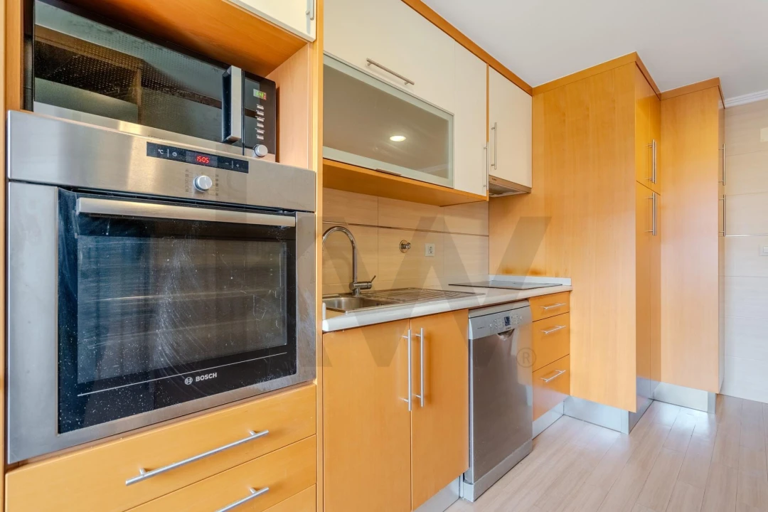 Apartamento T3 para Arrendamento em Avenidas Novas Foto 8