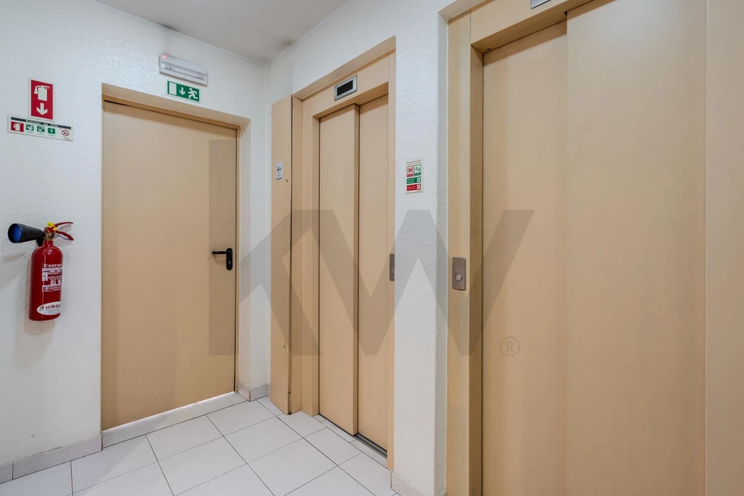 Apartamento T3 para Arrendamento em Avenidas Novas Foto 30